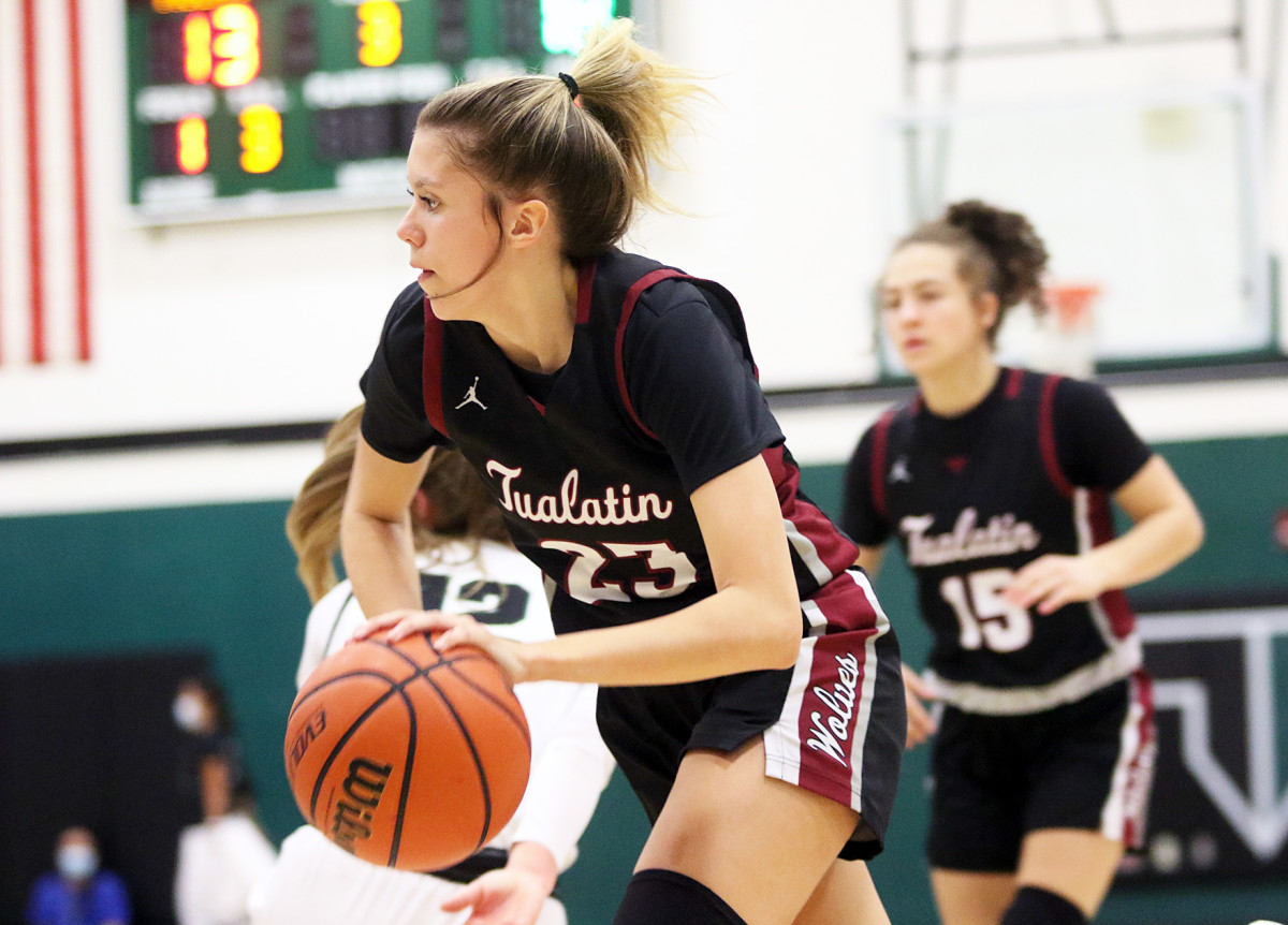 Tualatin.Tigard.girls-basketball.Dan-Brood.16